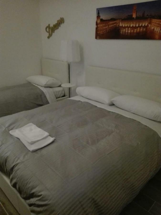 R&B Via Barozzi 6 Hotel Bologna Eksteriør billede
